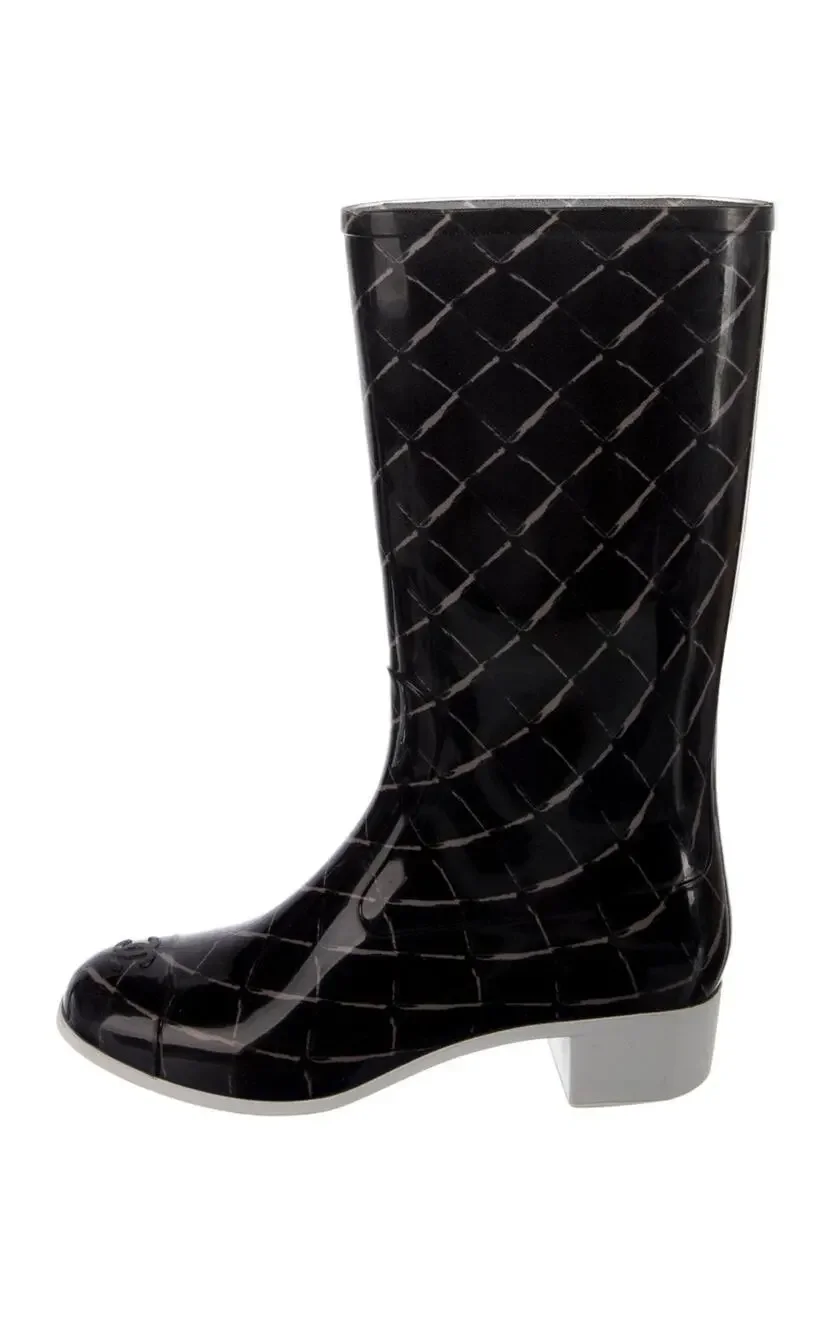 Chanel CC Logo Black Quilted Rubber Rain Boots Cap Toe IT 39